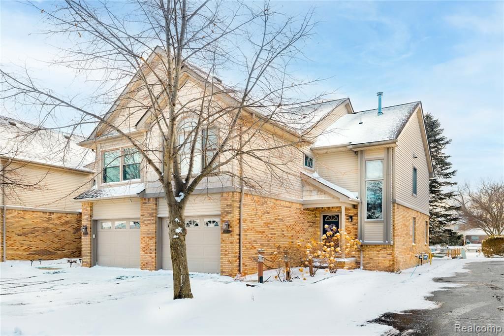 27824 Reo Road, Grosse Ile, MI 48138