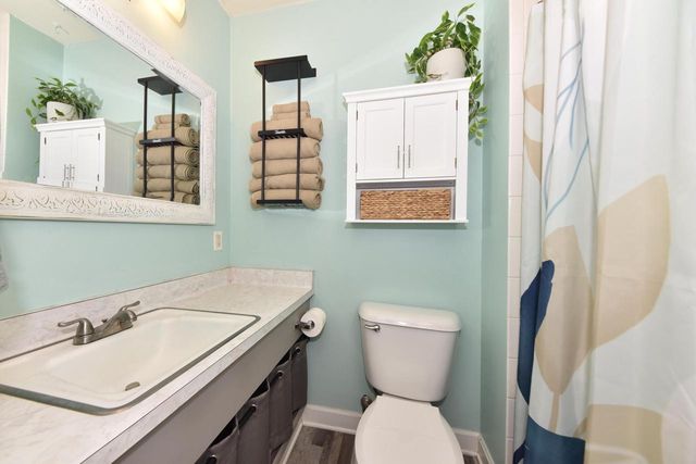 W150N8342 Saxony DRIVE, Menomonee Falls, WI 53051