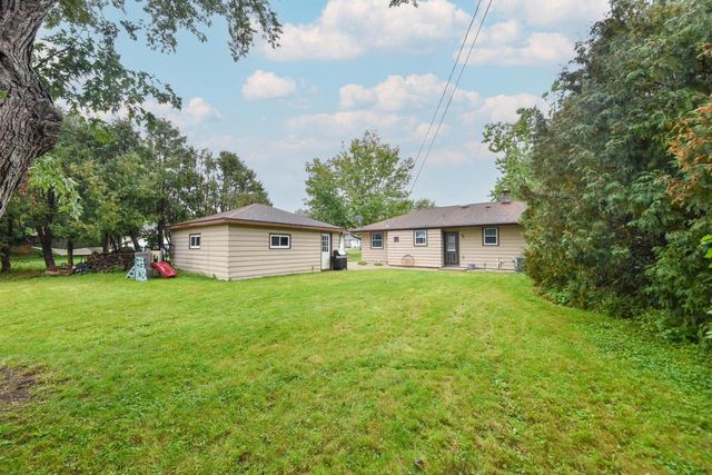 W150N8342 Saxony DRIVE, Menomonee Falls, WI 53051