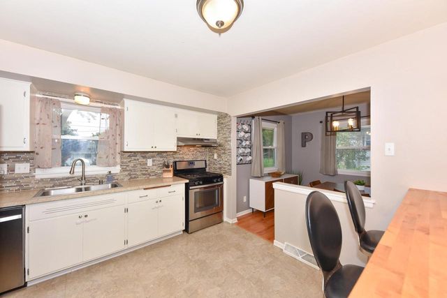 W150N8342 Saxony DRIVE, Menomonee Falls, WI 53051