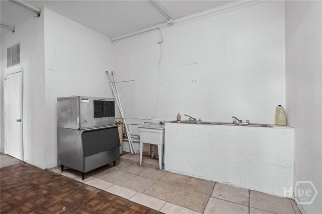 2203 Skidaway Road, Savannah, GA 31404