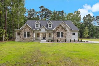 19 Grove AVE, Suffolk, VA 23434