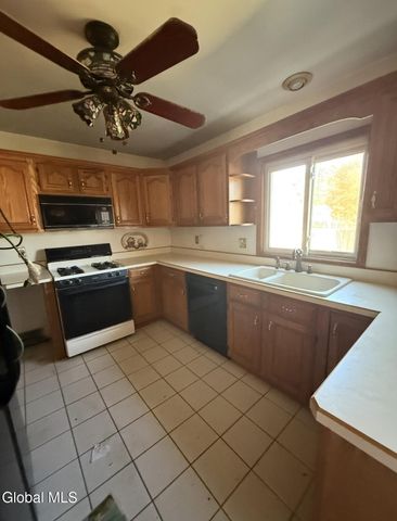 503 Swaggertown Road, Glenville, NY 12302