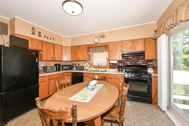 449 James STREET, Burlington, WI 53105