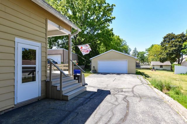 449 James STREET, Burlington, WI 53105