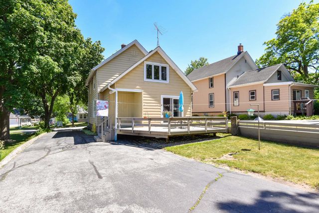 449 James STREET, Burlington, WI 53105