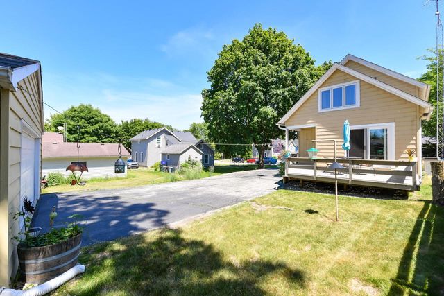 449 James STREET, Burlington, WI 53105