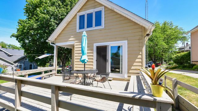 449 James STREET, Burlington, WI 53105