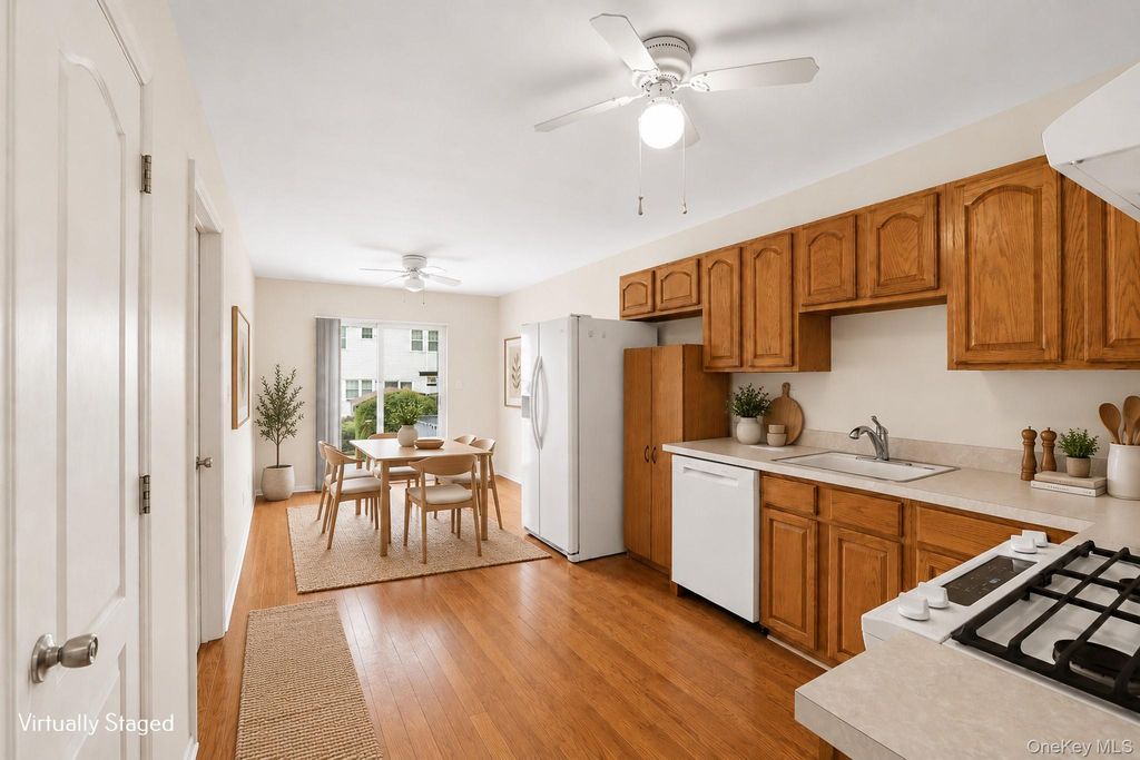 78 Confederation Place, Staten Island, NY 10303 — photo 3
