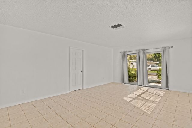 1546 43rd Avenue, Vero Beach, FL 32960