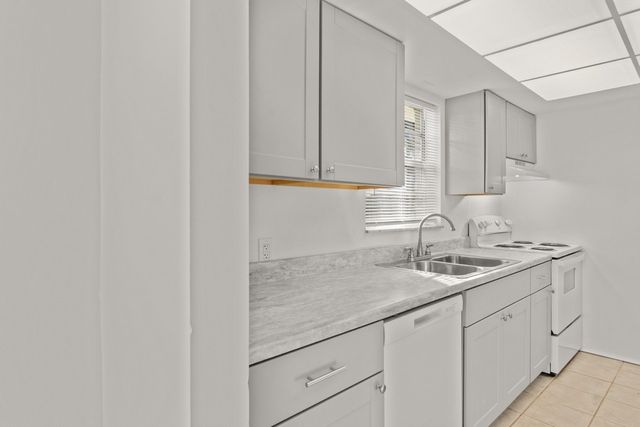 1546 43rd Avenue, Vero Beach, FL 32960