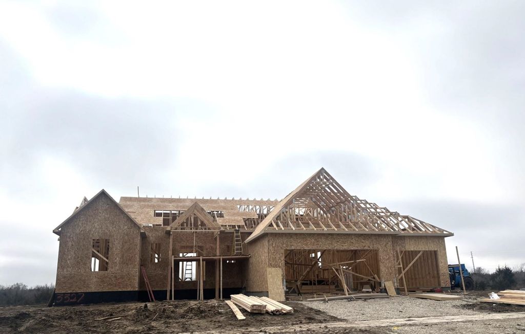 3327 N Crest Street, Wichita, KS 67226