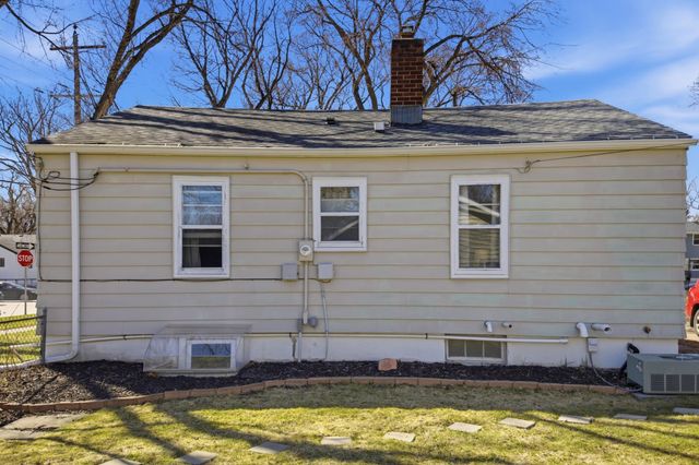 1501 10TH Street N, Fargo, ND 58102