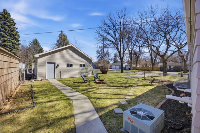 1501 10TH Street N, Fargo, ND 58102