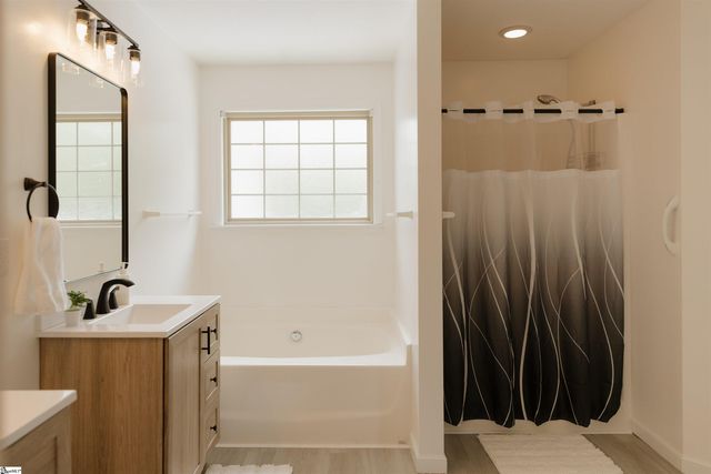 296 Nodine Road, Campobello, SC 29322