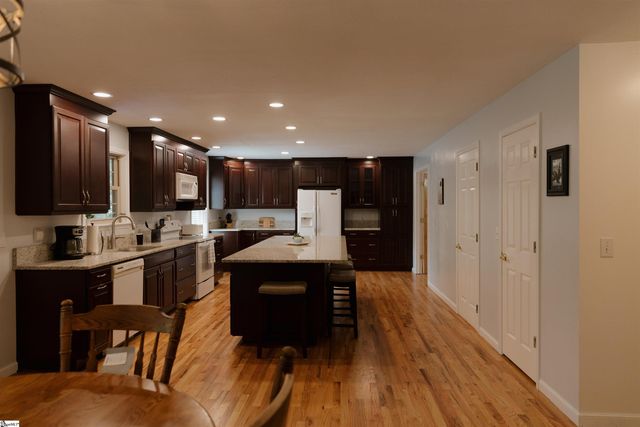 296 Nodine Road, Campobello, SC 29322