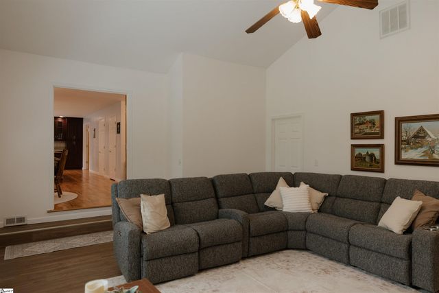 296 Nodine Road, Campobello, SC 29322