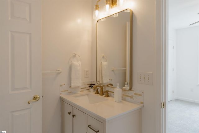 296 Nodine Road, Campobello, SC 29322