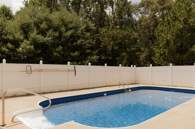 296 Nodine Road, Campobello, SC 29322