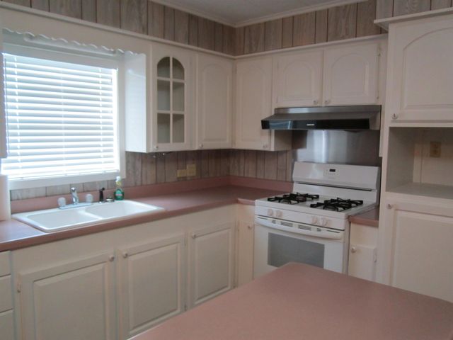 105 E 13th St, Larose, LA 70373