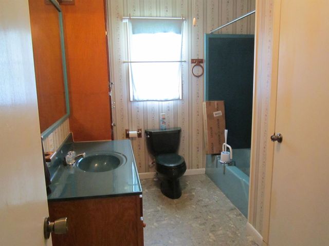 105 E 13th St, Larose, LA 70373