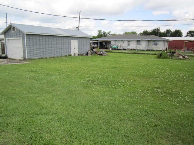 105 E 13th St, Larose, LA 70373
