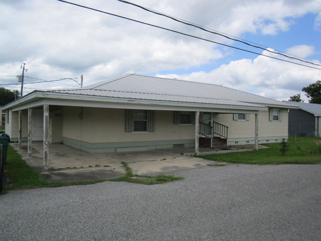 105 E 13th St, Larose, LA 70373