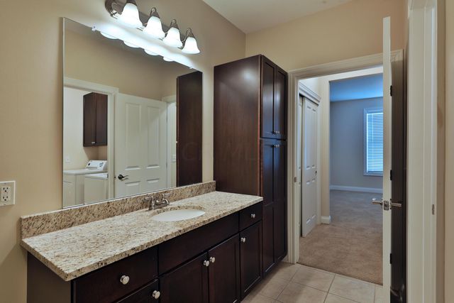 960 Perry Street, 207, Columbus, OH 43215