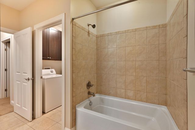 960 Perry Street, 207, Columbus, OH 43215