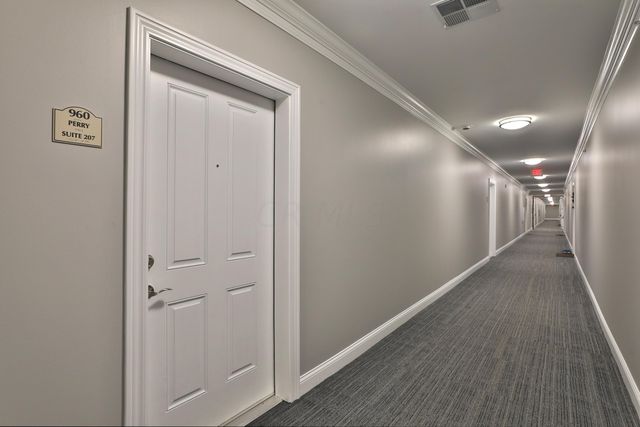 960 Perry Street, 207, Columbus, OH 43215