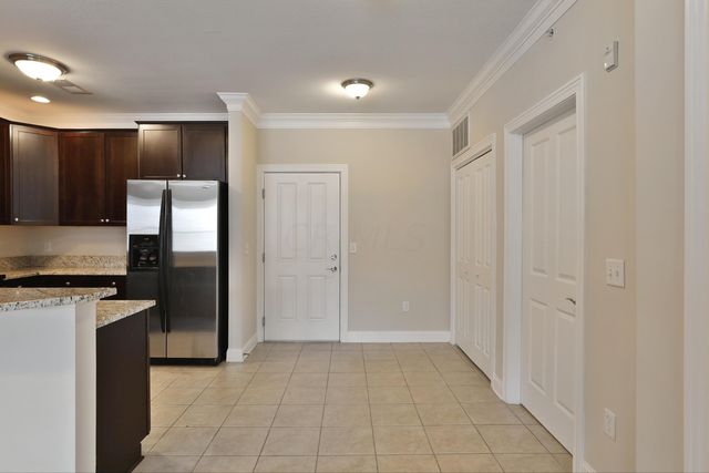 960 Perry Street, 207, Columbus, OH 43215