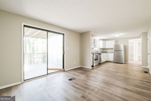 5200 Martins Crossing Road, Stone Mountain, GA 30088