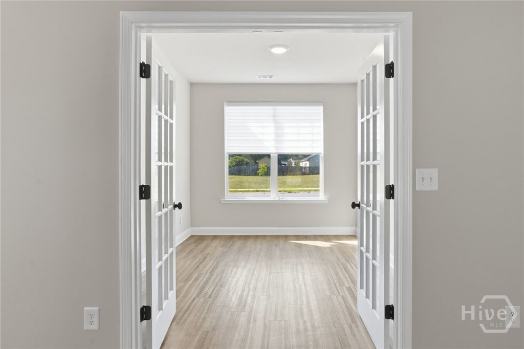 Image 11 of property listing at 267 Timberlake Drive, Guyton, GA 31312