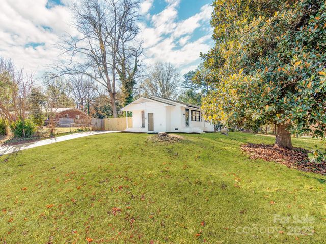 3918 Tipperary Place, Charlotte, NC 28215
