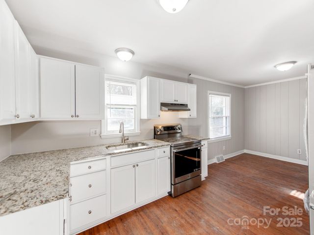 3918 Tipperary Place, Charlotte, NC 28215