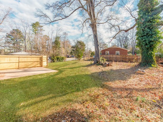 3918 Tipperary Place, Charlotte, NC 28215