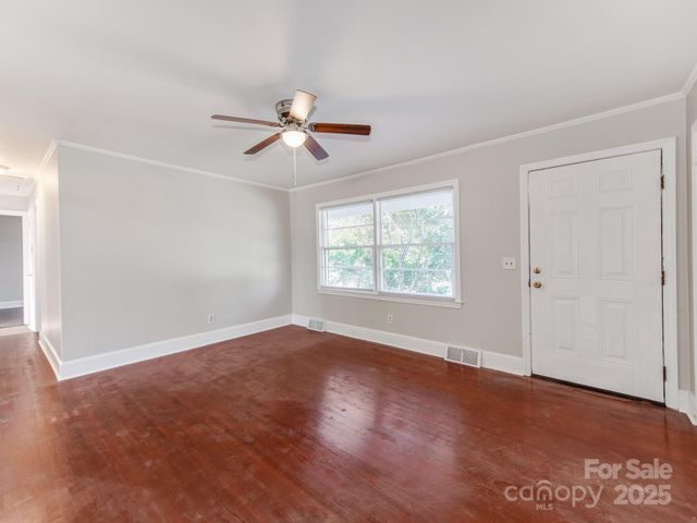 3918 Tipperary Place, Charlotte, NC 28215