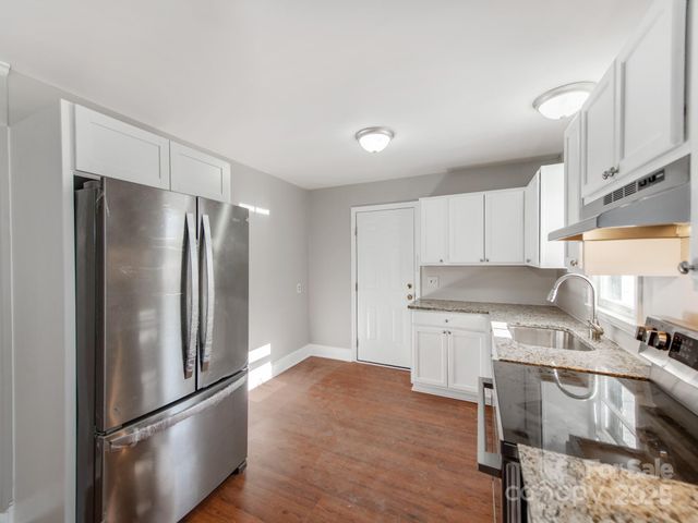 3918 Tipperary Place, Charlotte, NC 28215