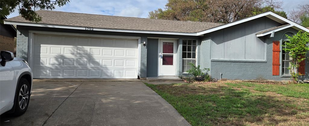 1702 Pisces Street, Grand Prairie, TX 75051