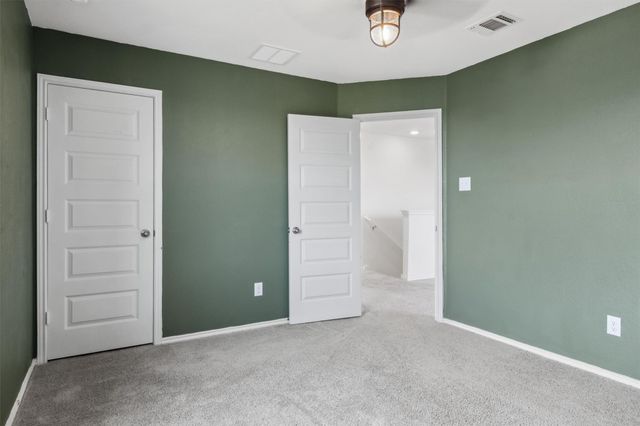 925 Yellow Ribbon CV, Jarrell, TX 76537