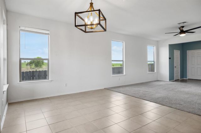 925 Yellow Ribbon CV, Jarrell, TX 76537