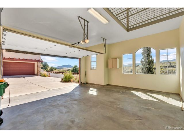 4415 Echo Ct, Larkspur, CO 80118