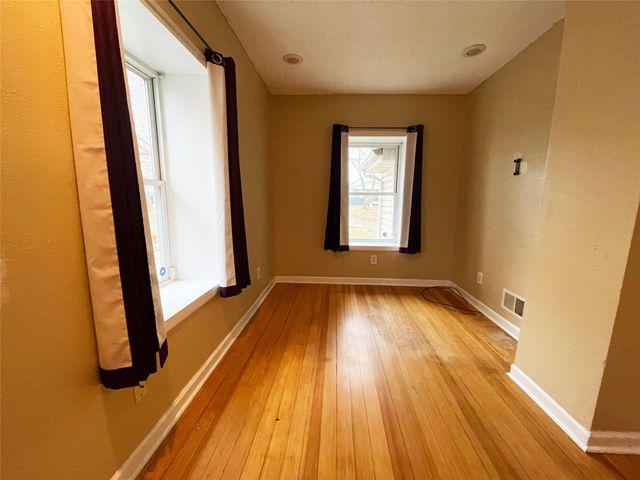 1449 E Creston Avenue, Des Moines, IA 50320