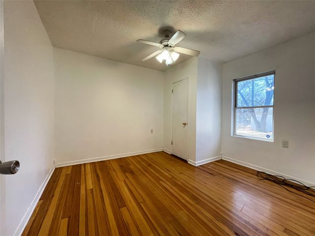 1449 E Creston Avenue, Des Moines, IA 50320