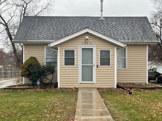 1449 E Creston Avenue, Des Moines, IA 50320
