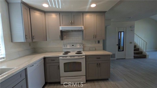 1637 English, Corona, CA 92879