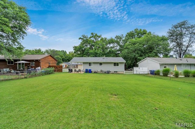662 Green Forest Drive, Fenton, MO 63026