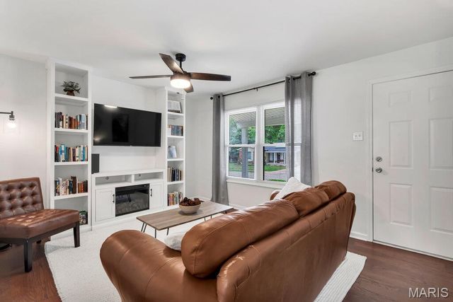 662 Green Forest Drive, Fenton, MO 63026