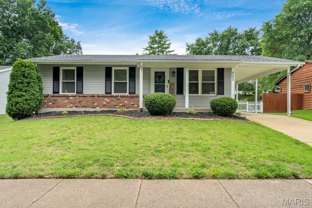 662 Green Forest Drive, Fenton, MO 63026