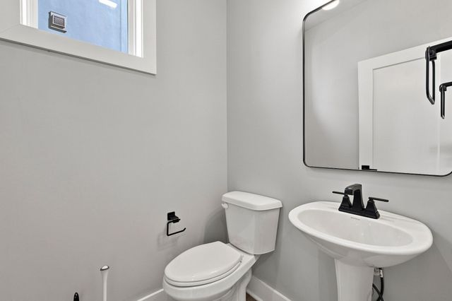2209B 24th Ave, N, Nashville, TN 37208